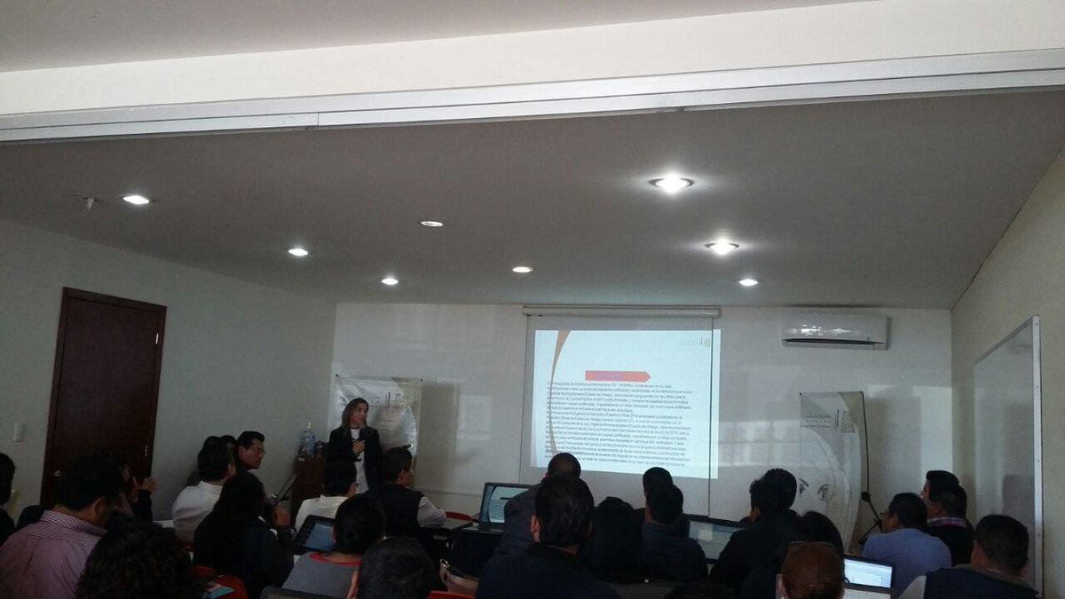 UlisesHVazquez's tweet photo. Por la mañana asistí a la Capacitación para la Integración de Avances de Rendición de Cuentas. Hagamos de Omitlán un municipio transparente. https://t.co/r5hjfcZauB