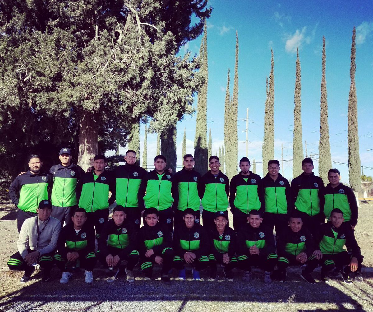 Felicidades a a los alumnos de fútbol por ganar 1er juego del encuentro deportivo en parras. <a href="/SeduMediaCoah/">SubsecretaríaMediaySuperior</a> <a href="/raulvela_e/">CP  Raul Vela</a>