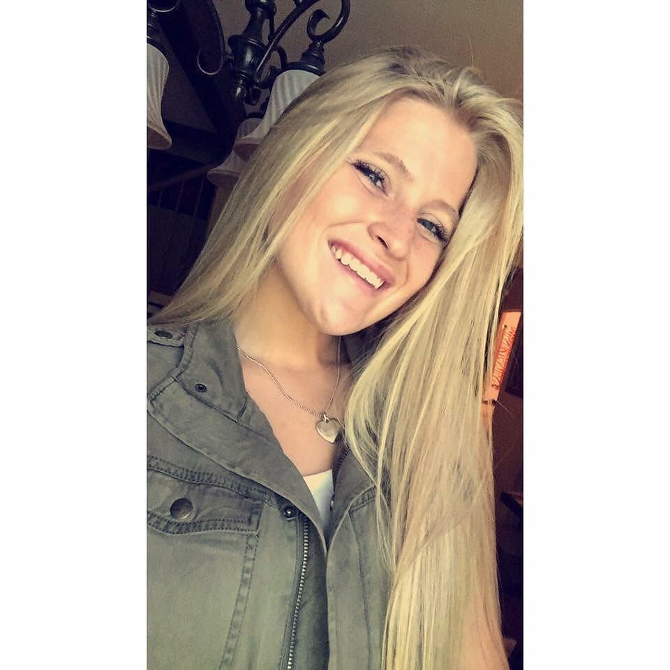 justinbaedolan's tweet photo. Happy Birthday Kaitlyn! 🎉🎊 love you 😘 https://t.co/51cqvOgnaF https://t.co/itS05bATYQ