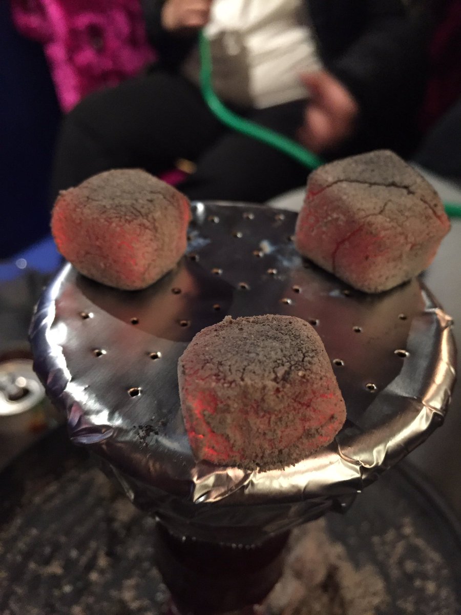 CloudsShisha's tweet photo. Come down for an unforgettable smoking Experience 💭💭💭💭 https://t.co/Rlyzr4LrAM