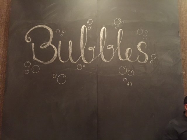 CorkWinesDallas's tweet photo. Bubbles make Monday's so much better. Let's enjoy a glass together at Cork. #illdrinktothat #rainymonday #WestVillageDallas #corkdallas https://t.co/XdYGq02qcf