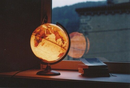 #حلم_للدعم  ..
دائماً هناگ لحظات قصيرة ..
تبقى في القلب ولاتُمسح من الذاگرة .. !