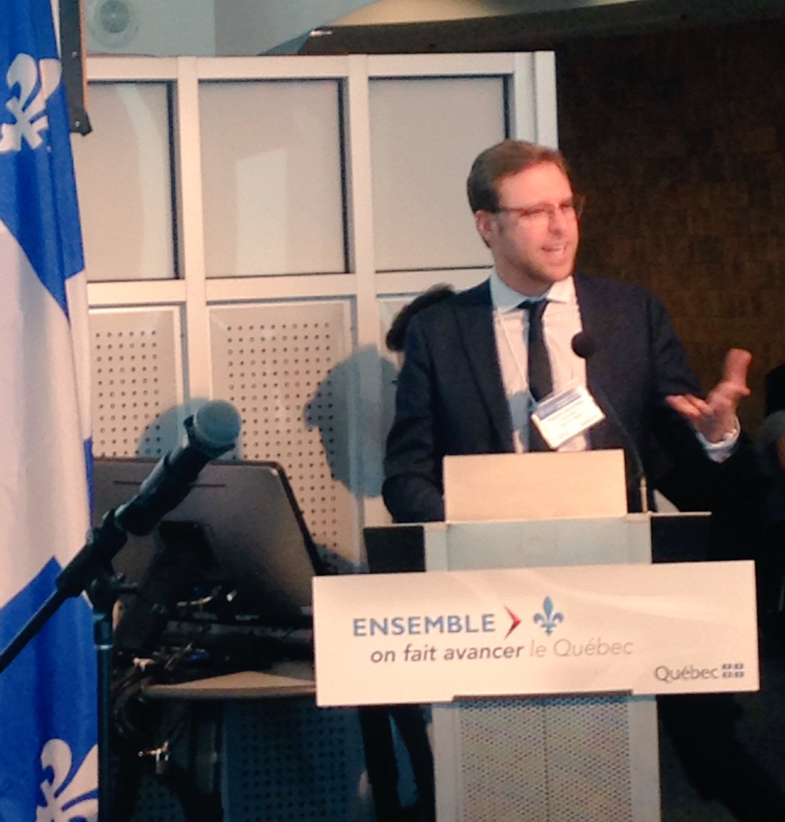 conseilsatelya's tweet photo. @patriceletourne anime les échanges de la #StratNumQc à Sherbrooke! https://t.co/OH1a0HrNKn