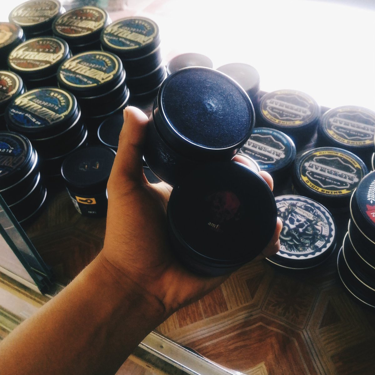 Aroma nya unik ! Daya tahan, serta formula nya mantep. Rekomended.
Info order
Line @wgm2008i | WA 085372755308
#pompadourpomadeshop