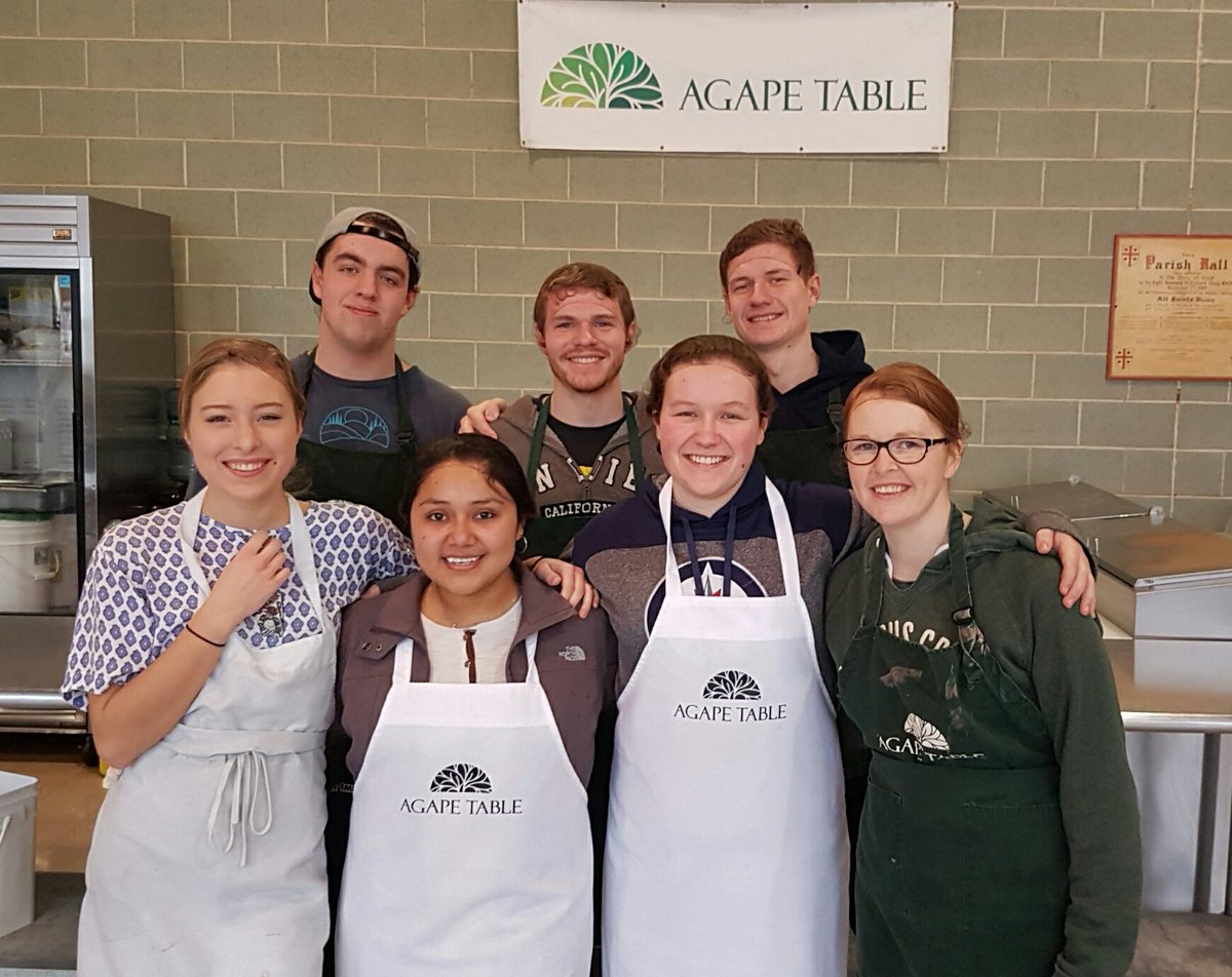AgapeTable's tweet photo. Great group from Steinbach Bible College helped us out today.They brought caring,compassion and warm smiles to 200+ #AgapeTable #SBC https://t.co/L63keOtQmz
