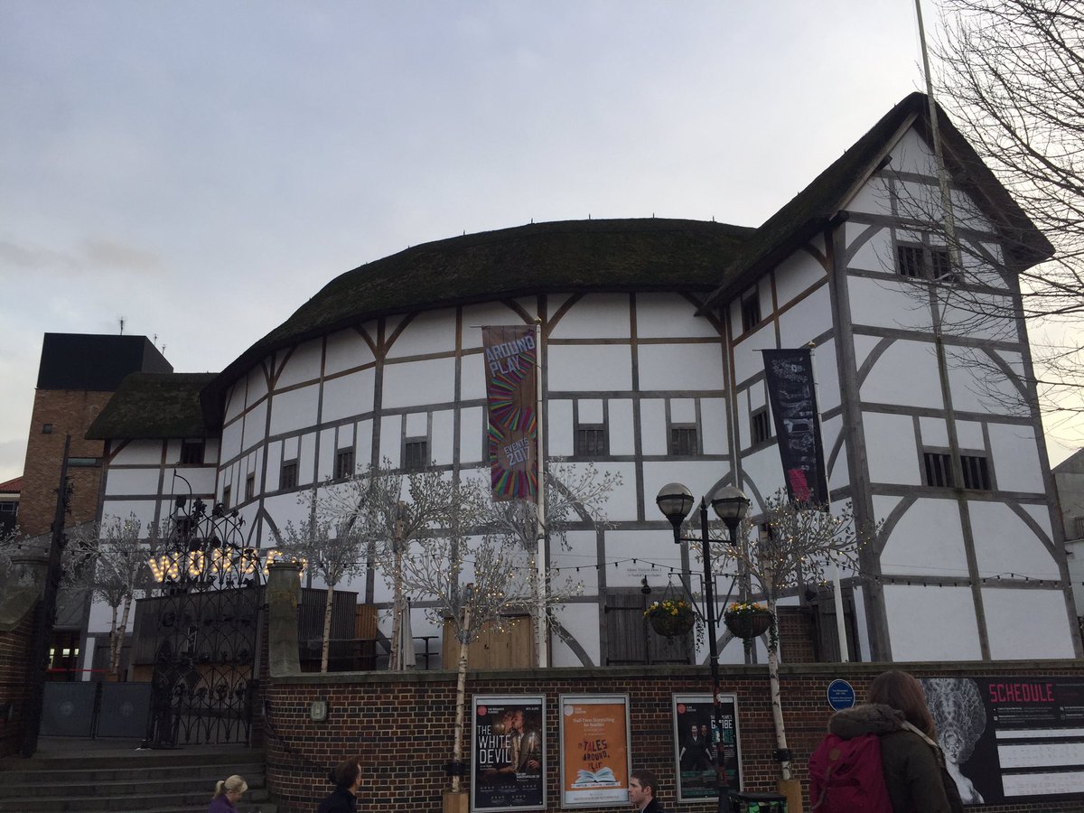 griffgraph's tweet photo. Two nights in London! 🎉...and of course design seminars and museums in the day for inspiration #London #4designers https://t.co/qGO0CGyXwt