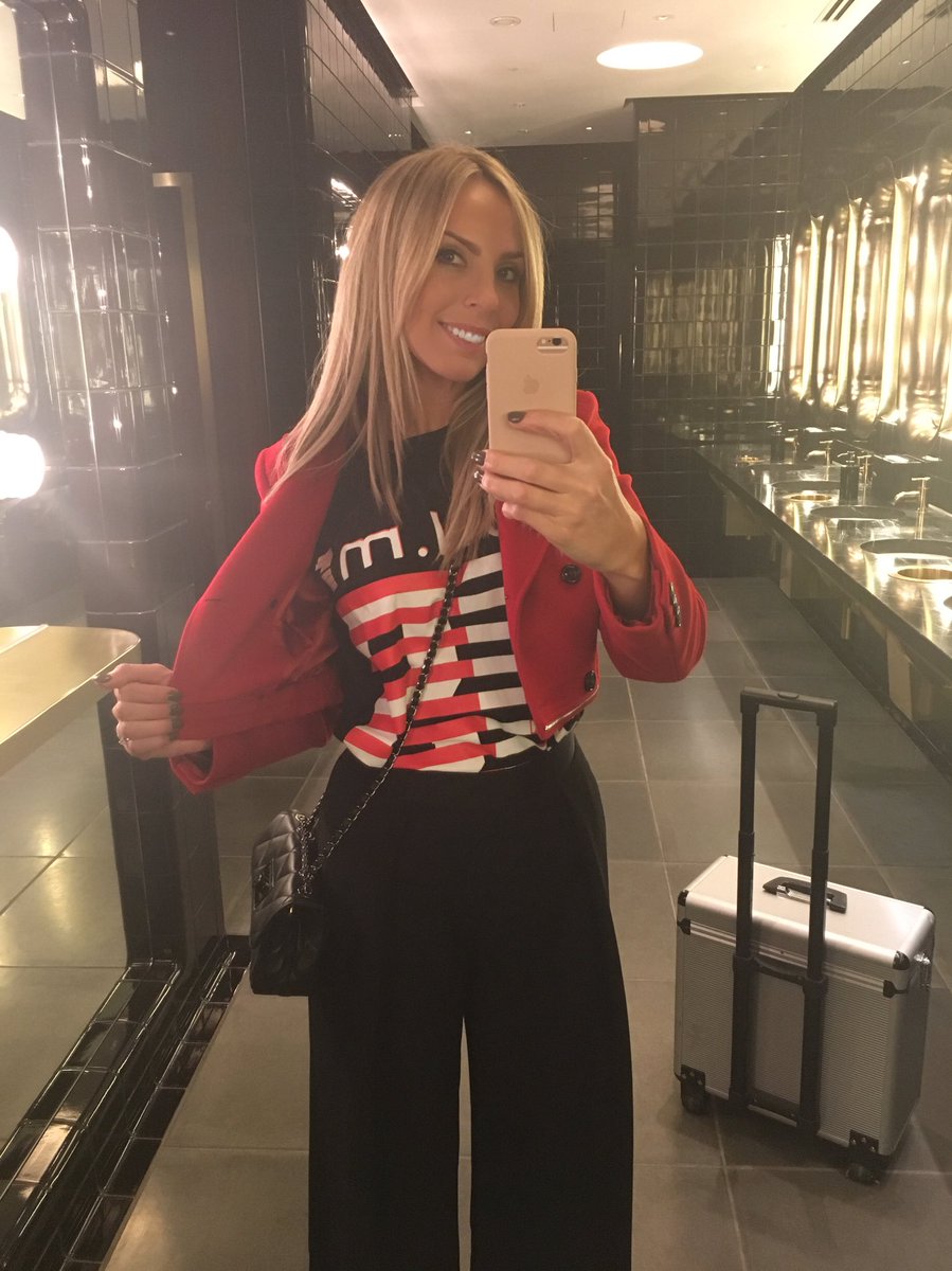 lauraleighhair's tweet photo. Thanks to @labelmUK for inviting us to #londonfashionweek #teamLL #lauraleighhairandbeauty love my #labelm Tshirt ❤️ had a great time! #hair https://t.co/FlXvFMFj4A