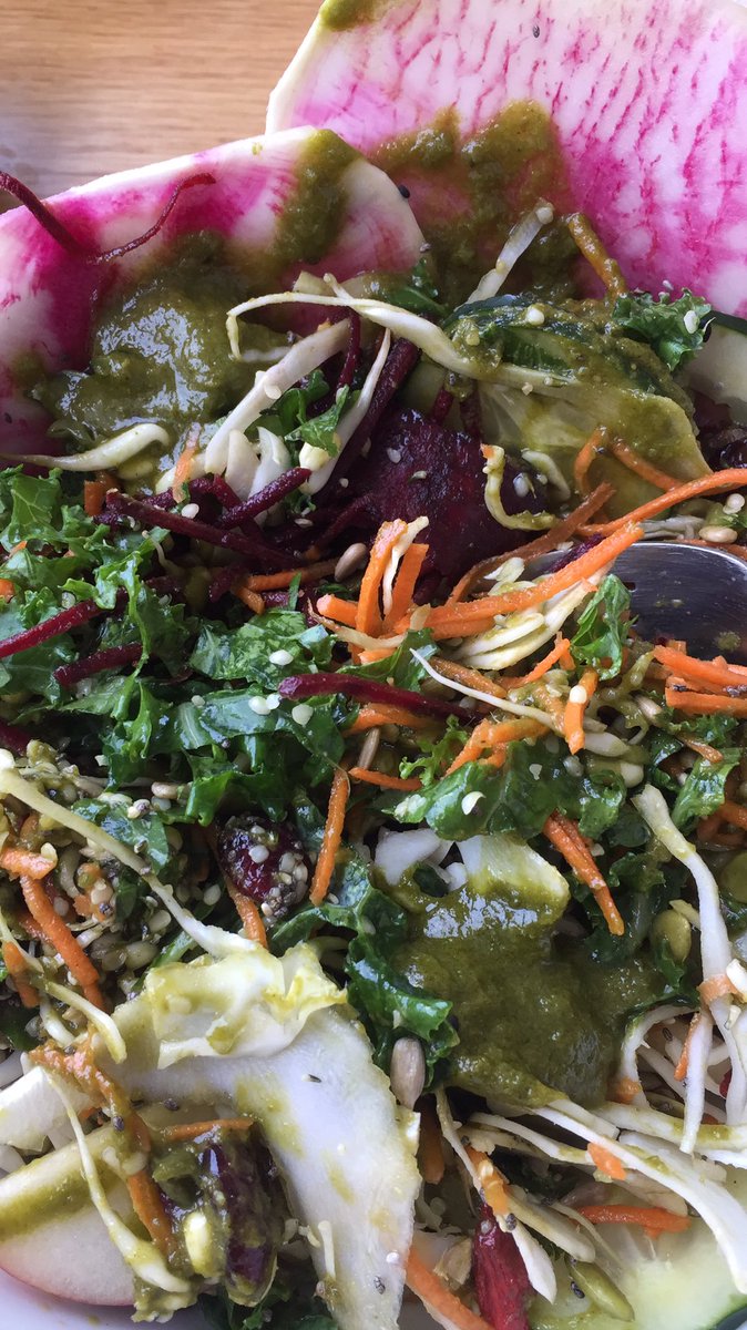 TwinHaunts's tweet photo. Awesome superfoods thanks to the #friendly @KupfertKim rebalance from the beers and steak! #revitalise https://t.co/5Iiv2l0pQF