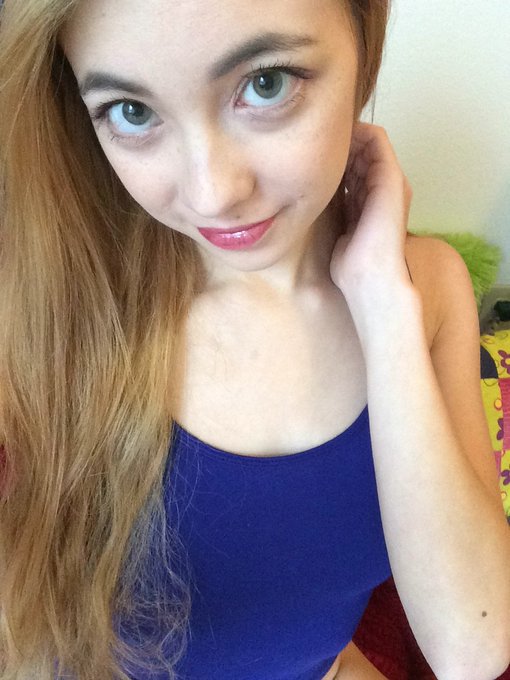 here's what my face looks like (in case you forgot, bc it's been a YEAR) 😳😅😂💖💖 https://t.co/OxvTW6vQ<a href="/tag/mvsales"class="tags"><span>#mvsales</span></a>