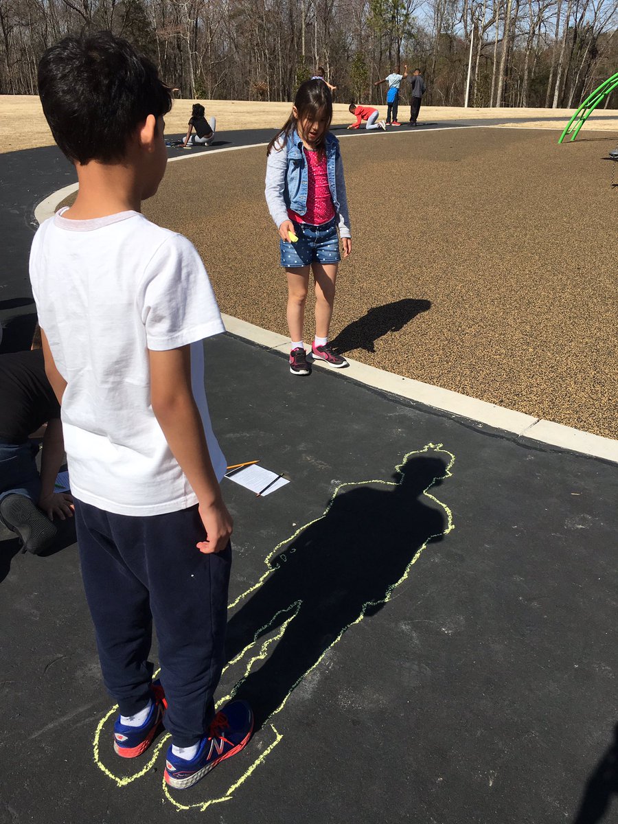 yatesupdates's tweet photo. Having fun seeing how our shadows change throughout the day ☀️ #shadowscience @pgesflyers https://t.co/5sr9iVEtmZ