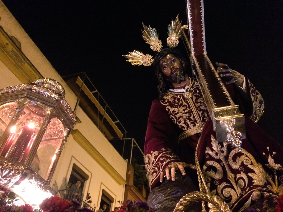 JavierComasR's tweet photo. La fuerza de Triana https://t.co/0odaBSLbRm