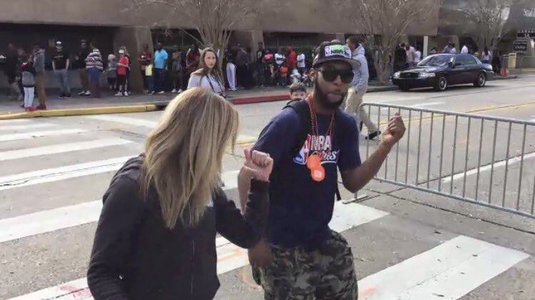 JamieHudsonKOIN's tweet photo. Beignets, beads and basketball #NBAAllStarWeekend2017 https://t.co/NxOgexYVDx https://t.co/JJYlOeezGY