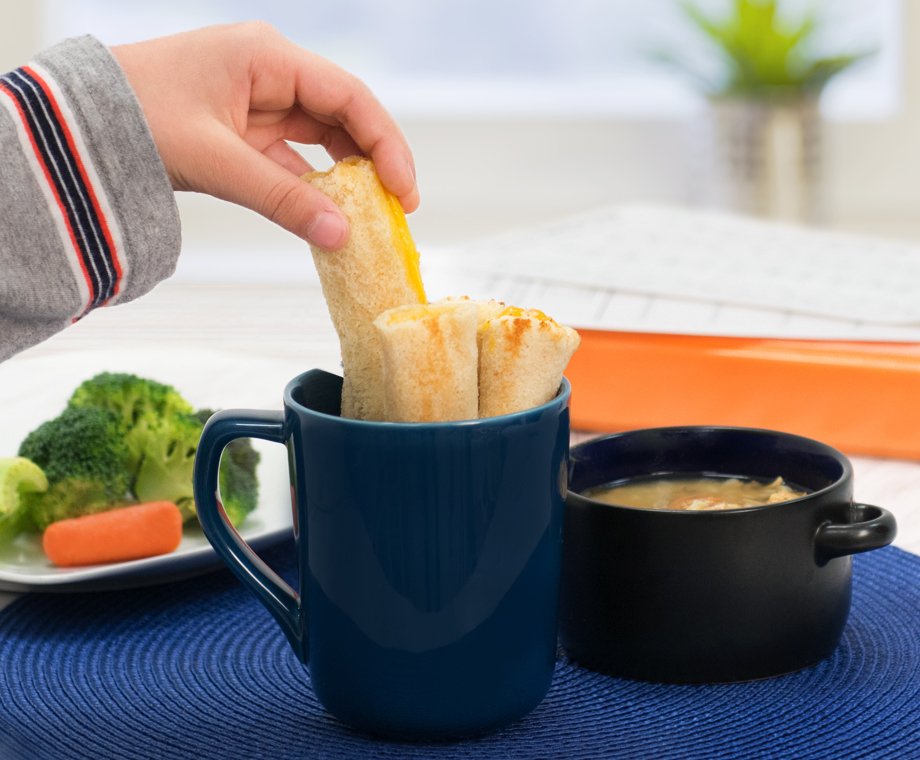 Grilled cheese roll-ups = after school snack #goals bit.ly/LYBGCR