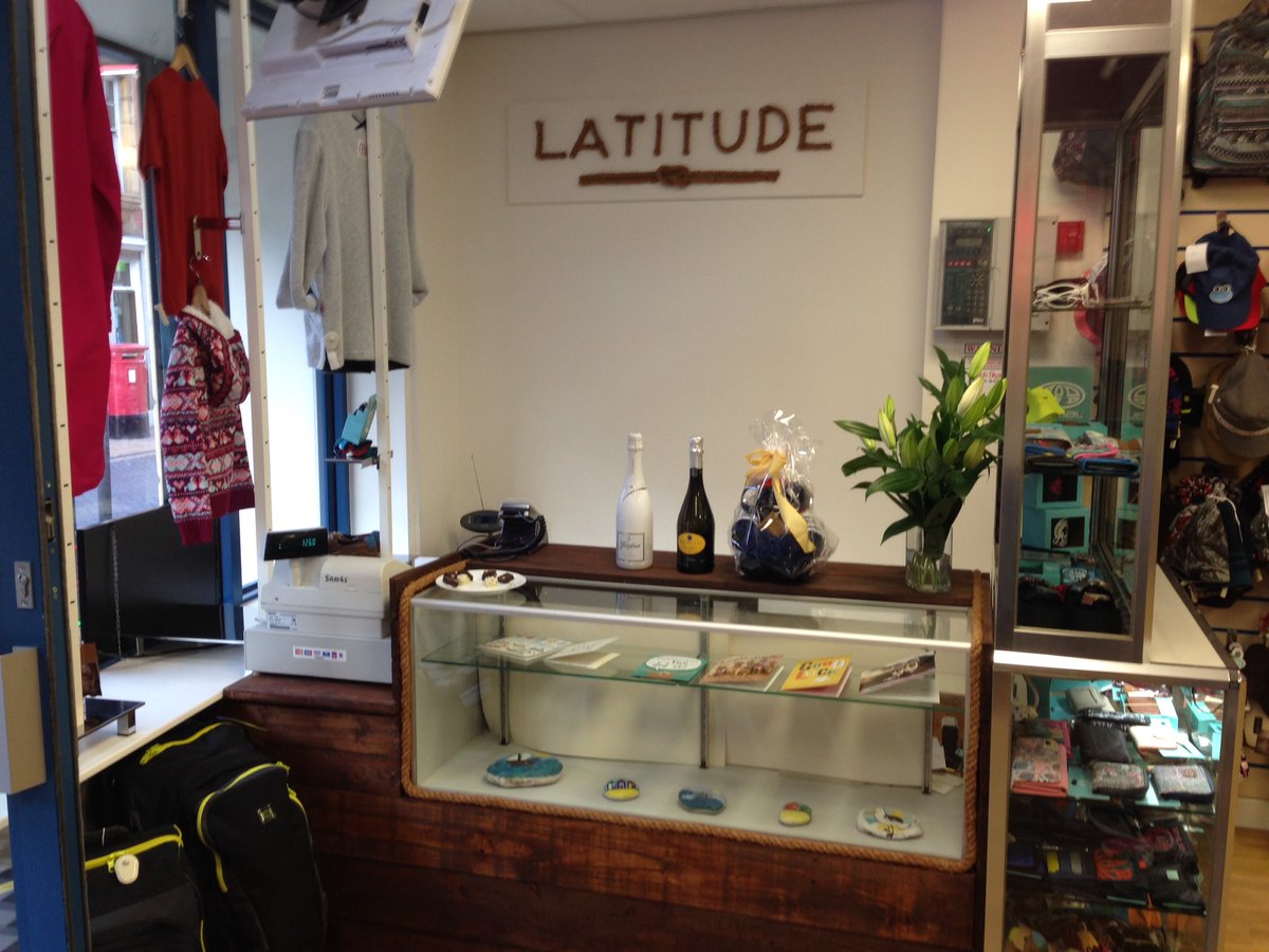 #TorbayHour #brixham loads of people popped into the shop today, loving fore street and my new counter