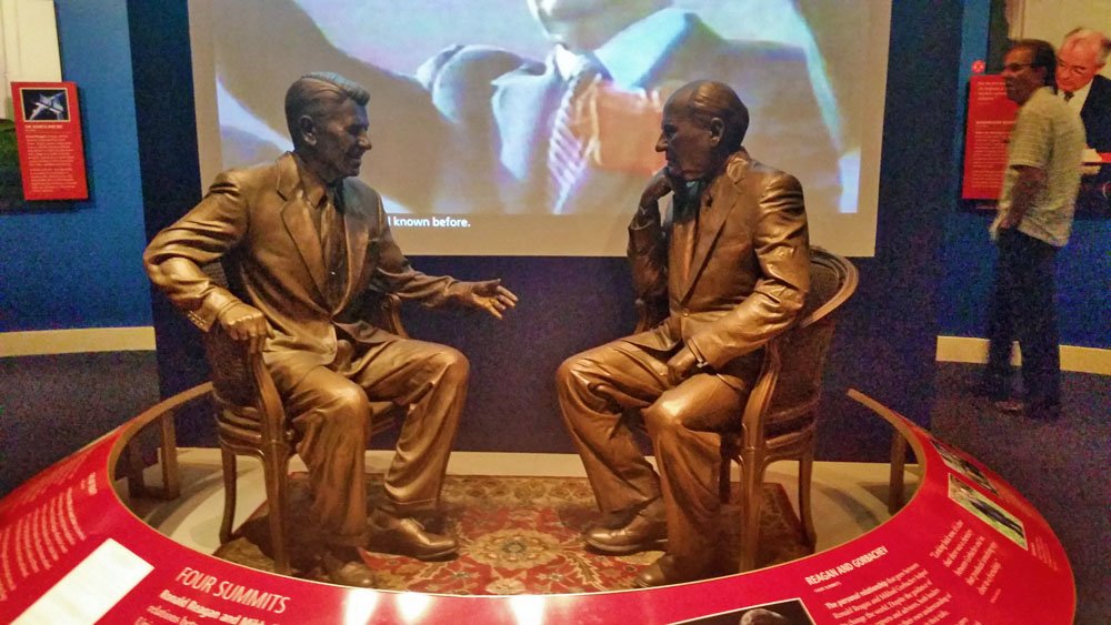 guide2travel's tweet photo. Enjoy #PresidentsDay - check out the Ronald #Reagan Presidential Library & #museum in #California #DiscoverOxnard https://t.co/A7tZa3JvhI https://t.co/4RyllL7YB5