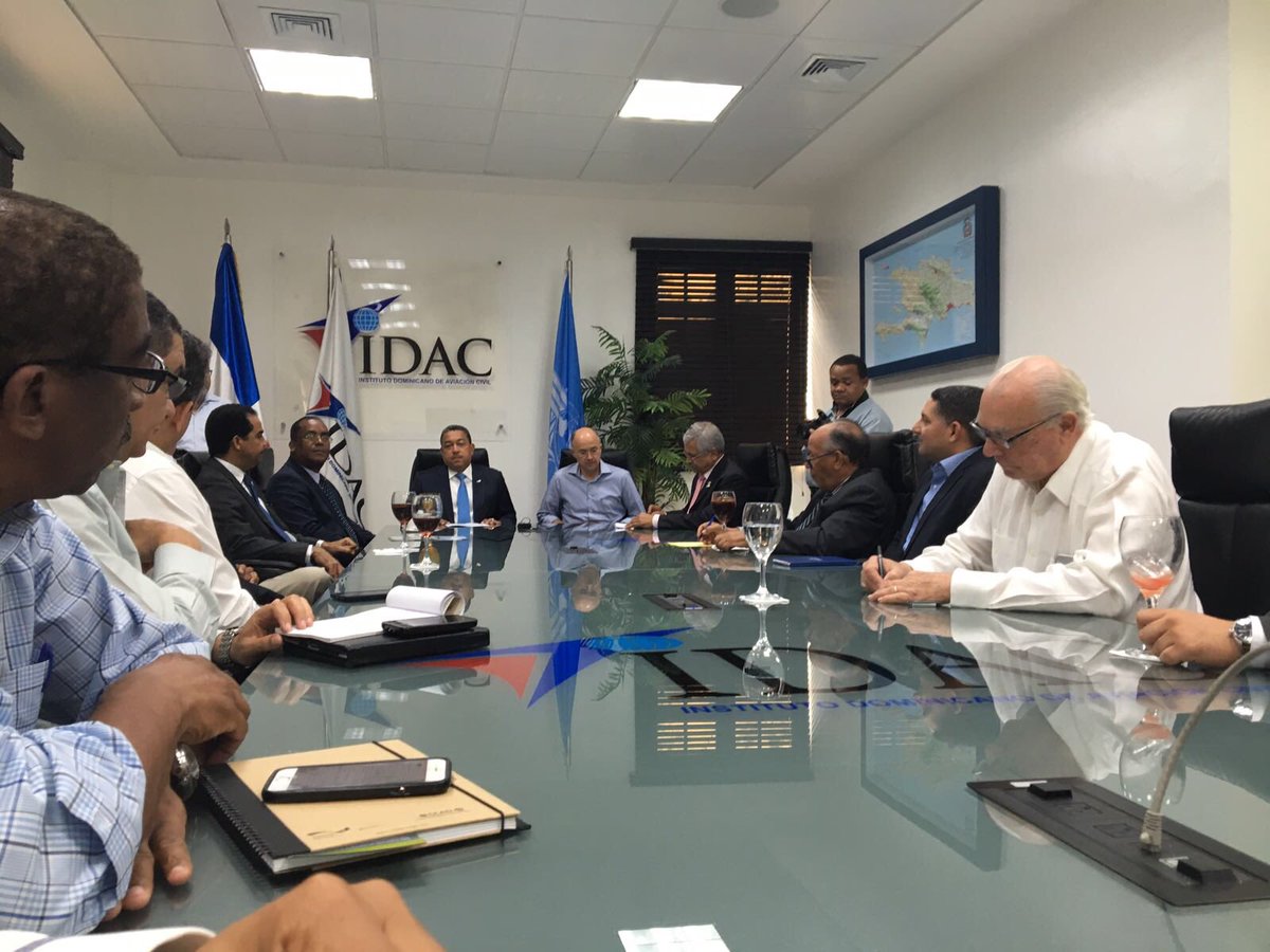 DominguezBrito's tweet photo. En reunión con el @IDAC_INFORMA coordinamos acciones conjuntas con los pilotos para alerta temprana contra incendios y delitos ambientales. https://t.co/NKKZJVtmpa