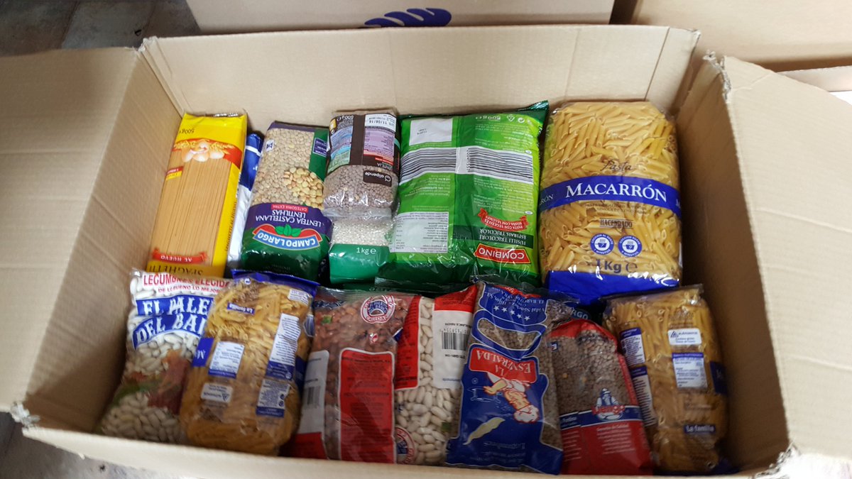 Hoy nos han donado mas de 100 kilos de alimentos que han conseguido juntar los vecinos del barrio de Villaverde Bajo.