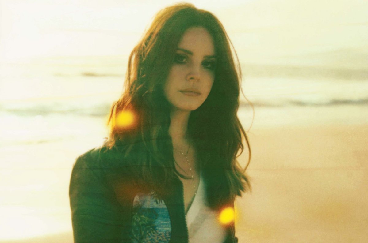 rockandpop's tweet photo. Lo escuchaste en #RPSordo: Lana del Rey lanzó su nueva canción, "Love", y la puedes revisar acá: https://t.co/DBpzP4YqUK https://t.co/gje4p4V0qp