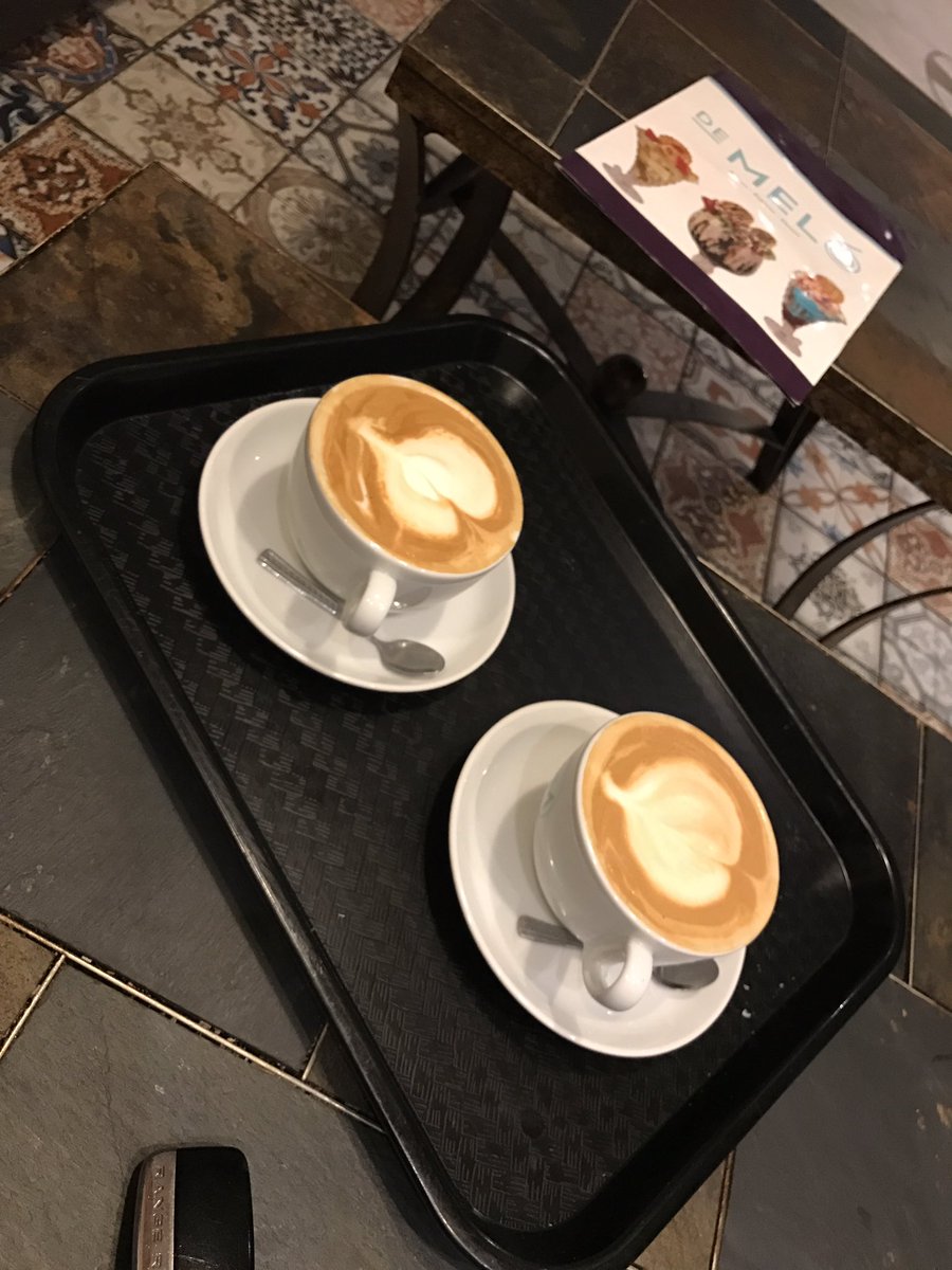 Iamyasminkhan's tweet photo. @DeMeloBoro with @SaminaAksar #loveartisan #uplatetonight https://t.co/8qiw7TI8Fv