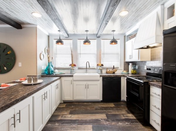 WRULradio's tweet photo. Design your new home to include 11 amazing farmhouse features ! https://t.co/arcfQoKOnh #ad #ClaytonHomes @ClaytonHomes https://t.co/3iIWHd1LfZ