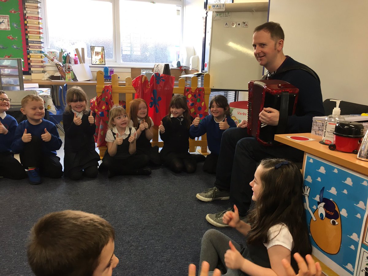 BorrowfieldPS's tweet photo. P2 enjoyed a visit from Mr Marshall today 🎼 #sensorymusic #gaelic #aon #dhá #tri #ceithir https://t.co/1g7y08zCAf