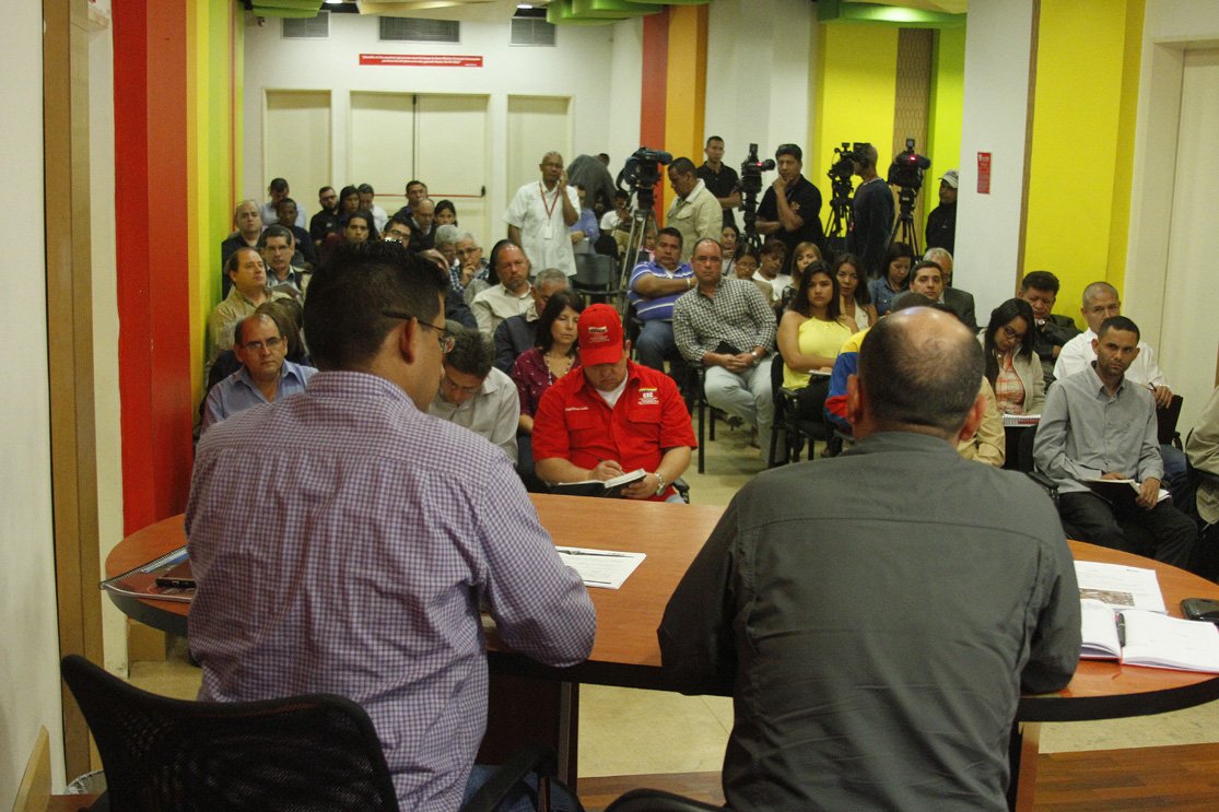 <a href="/cscsa/">Corp Soc del Cemento</a>, @PetrocasaOfcial y <a href="/CAJirajara/">C.Alfarero Jirajara</a> son algunas de las empresas adscritas al OSV por el Pdte. <a href="/NicolasMaduro/">Nicolás Maduro</a> bit.ly/2kFdkxb