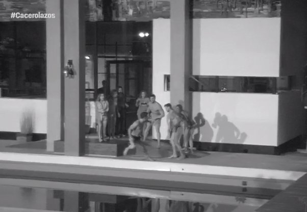 ¡Al agua patoooooo! #Cacerolazos #DobleTentación