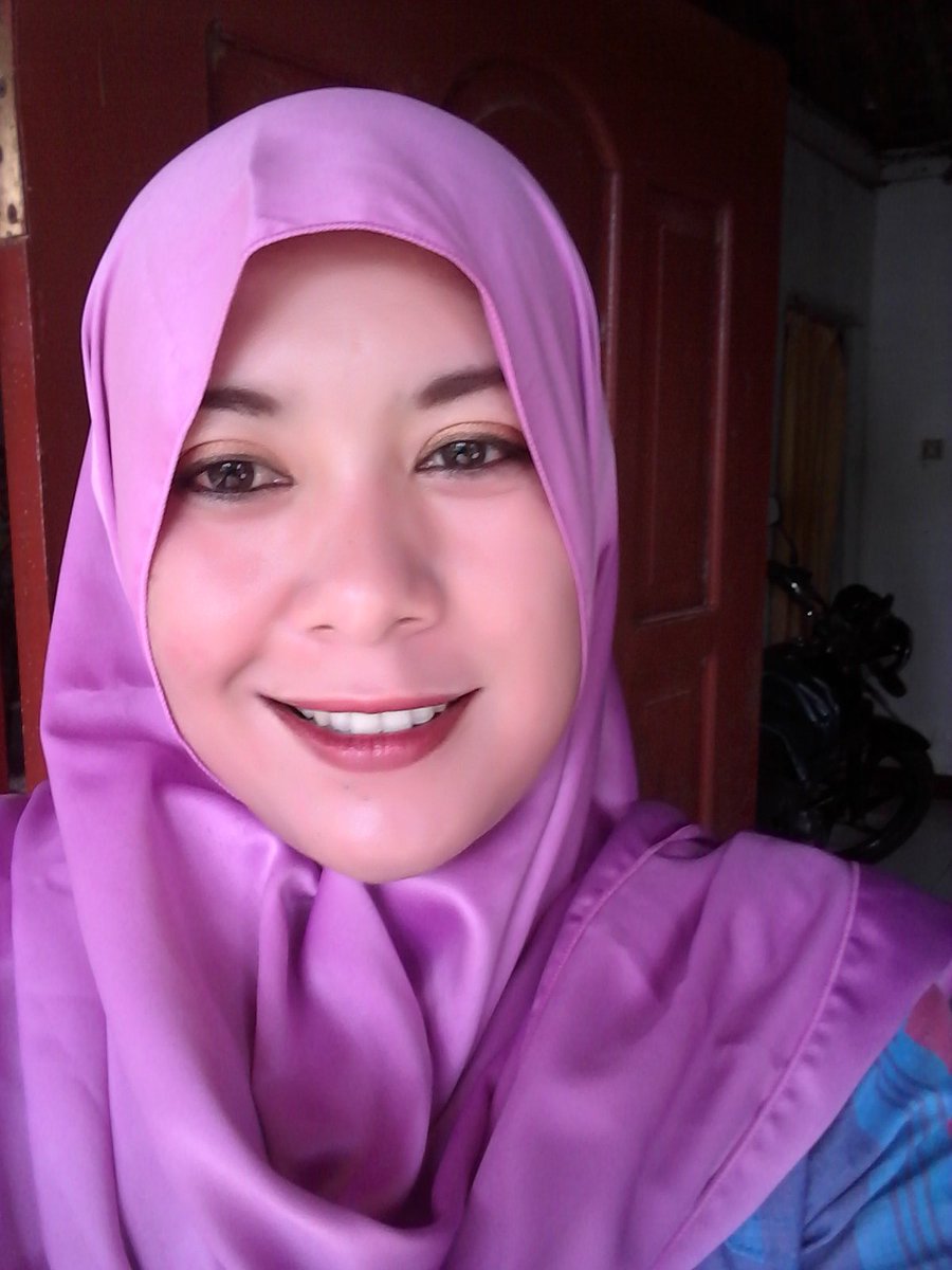 Anindica1's tweet photo. Hujan tak menghalangi aktifitasku ...tetep semngtt https://t.co/zChaXeemu8