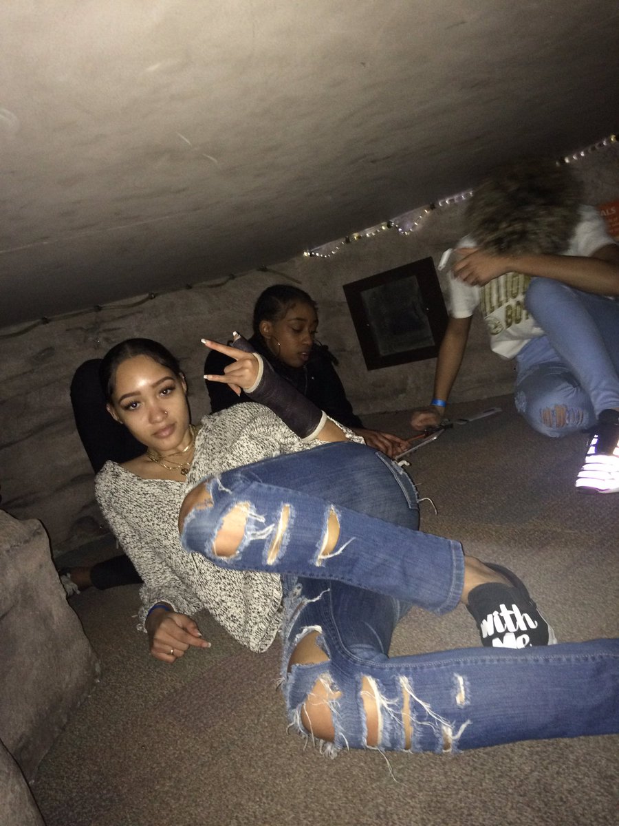 whoisheydare's tweet image. when ur the only one ready lol