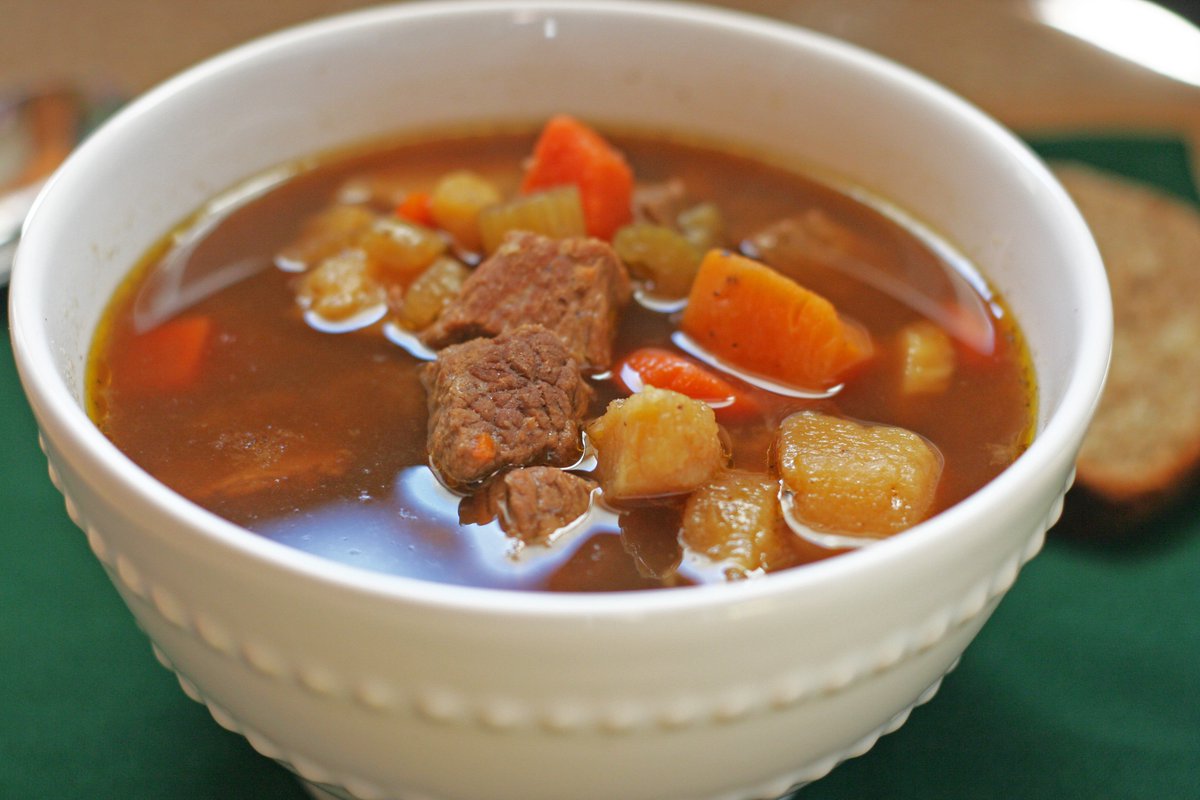 everyday_eileen's tweet photo. Guinness Beef Stew is full of veggies and lean beef! An easy and hearty stew to prepare https://t.co/hKUCF87kRR #heartystew #irishstew https://t.co/q97cH2NFIr