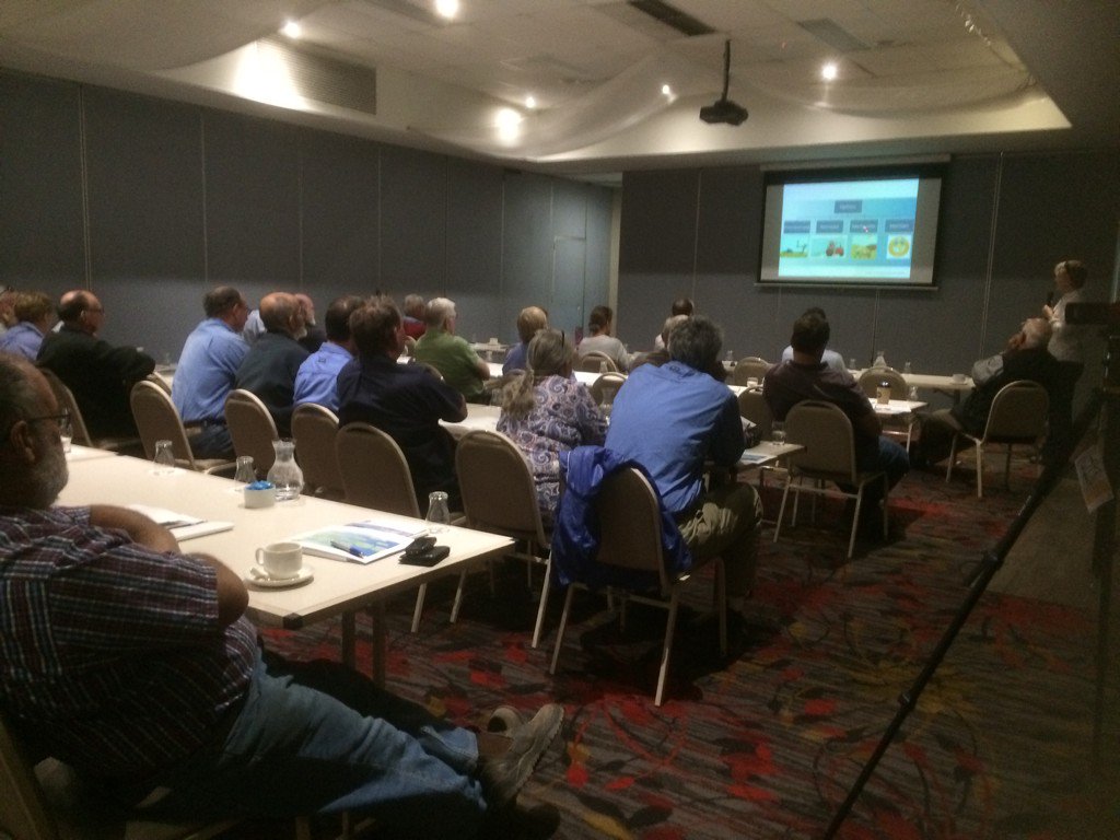 ninacwest's tweet photo. #pasture #preseason workshop #gives @hackney_belinda @CentralWestLLS plenty of producers keen https://t.co/fnB0Qzb11x