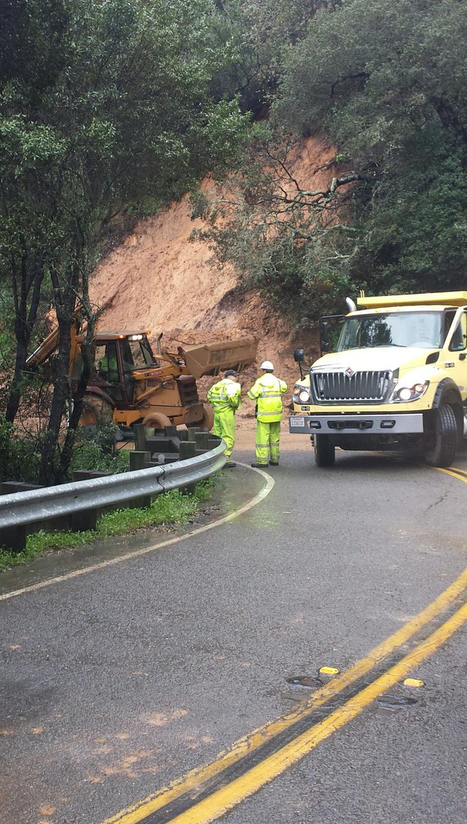 TiburonFire's tweet photo. Marin County Crews hard at work to get Paradise Drive opened! @DPWMarin https://t.co/X4djRR74ec