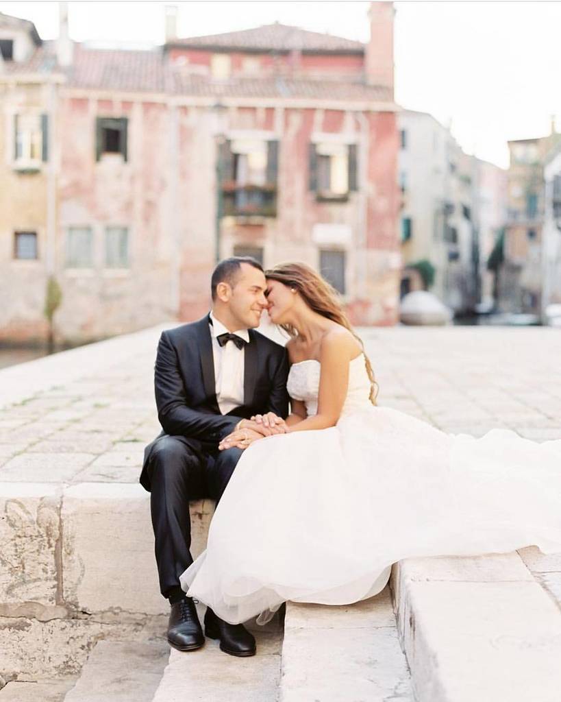 TheBluList's tweet image. How beautiful is this shot by @savanphotography in #Venice Italy ]Coordinator: @charmeweds… ift.tt/2m5umkS