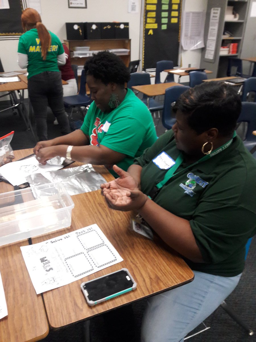 KingSTEMgineer's tweet photo. @Seesaw pics from today's PD of how to use Seesaw with science #SeeSawScience #Stemchallenge https://t.co/KT0LAmCMC0
