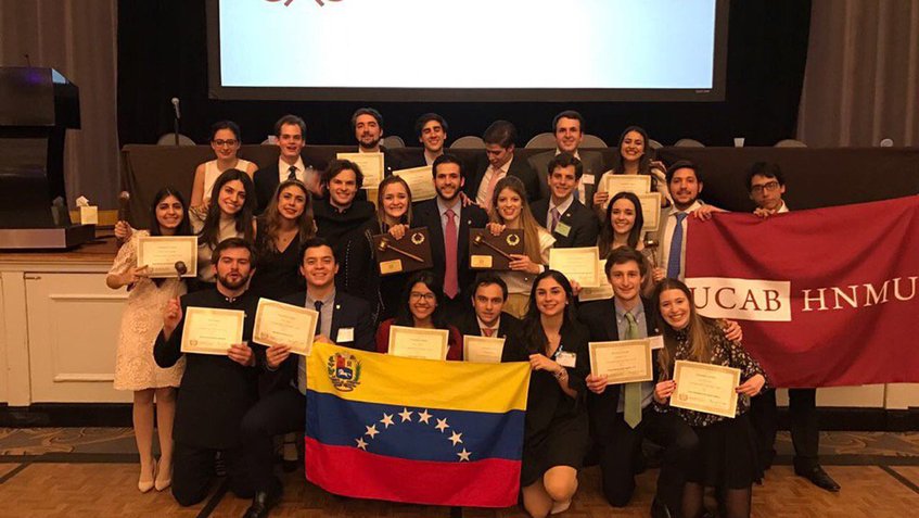 #Nacionales | Estudiantes de la Ucab y USB ganan premio en el modelo de las Naciones Unidas en Harvard goo.gl/4MW3Wr