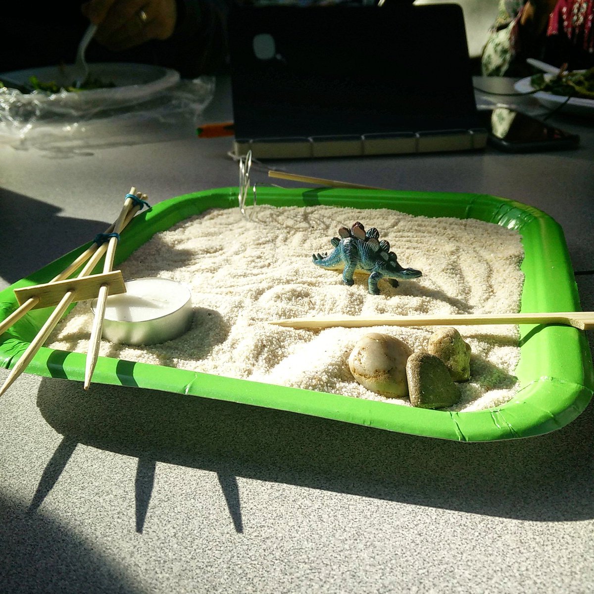 Ms Zaron tweet media