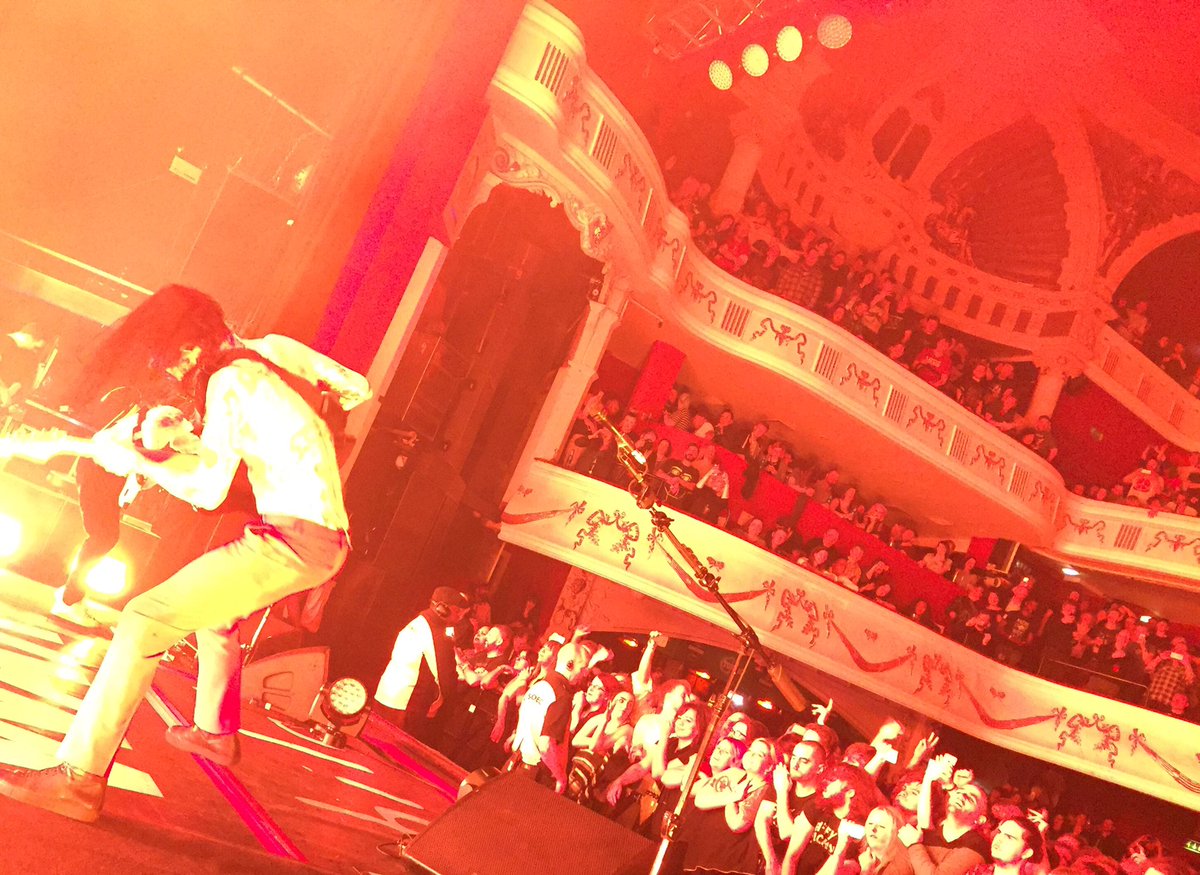 BiffyClyro's tweet photo. Amazing night @o2sbe for @WarChildUK and @BRITs . Thank you everyone - we are fucking knackered but buzzing. Hope you all are too.x https://t.co/UsuLjNbMww