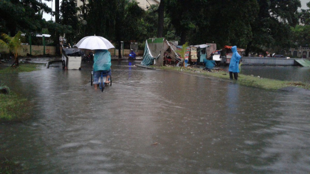 jakarta dilanda banjir??? bukannya jakarta udah bebas banjir #BanjirJakarta  via  <a href="/samerindo93/">Freedom For All</a>