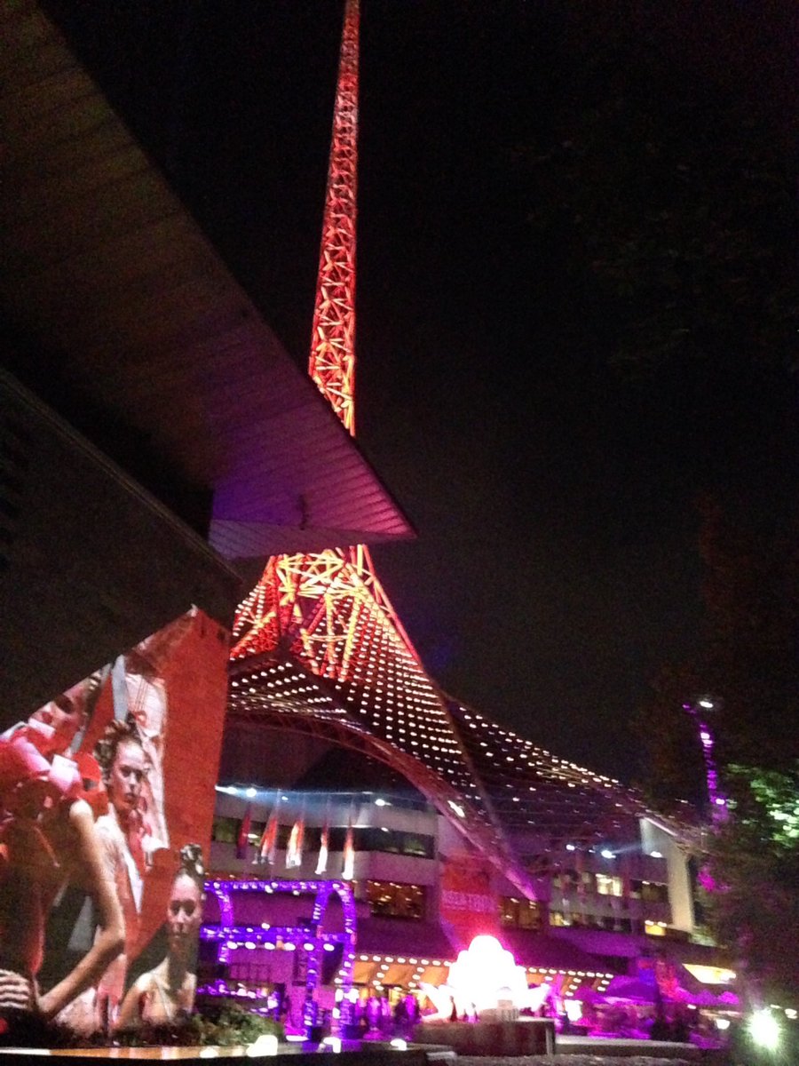 PIWalkabout's tweet image. #WhiteNightMelb just the best night. I love Melbourne town!