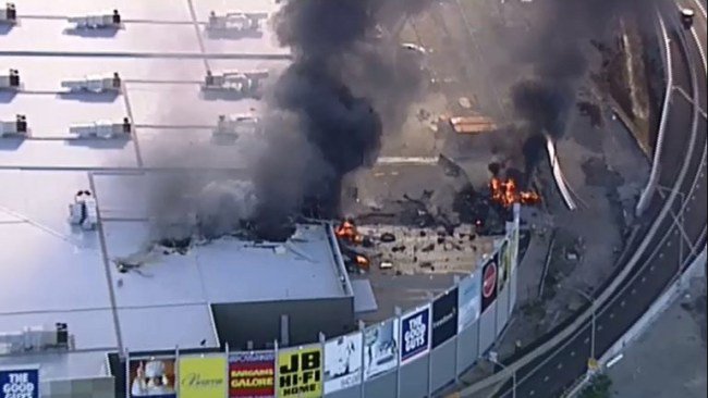 perthnow's tweet photo. Witnesses report seeing a 'massive fireball' after a light plane carrying five people crashed in Melbourne https://t.co/Vg5iUzauif https://t.co/xtejSzjpHL