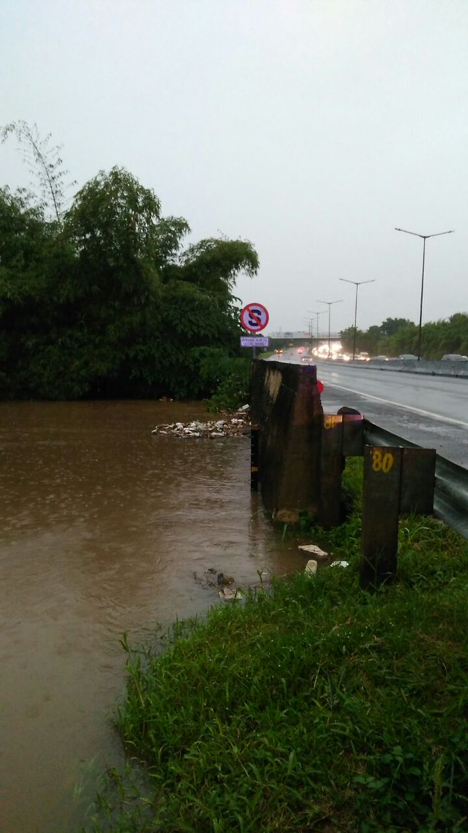 7.11 wib #tol_bsd km 08.200 arah serpong ada genangan air, pengguna jalan dihimbau agar hati2 <a href="/DenwalPjr/">Denwal PJR Korlantas</a> <a href="/NTMCLantasPolri/">KorlantasPolri.Ntmc</a> <a href="/RadioElshinta/">Radio Elshinta</a>
