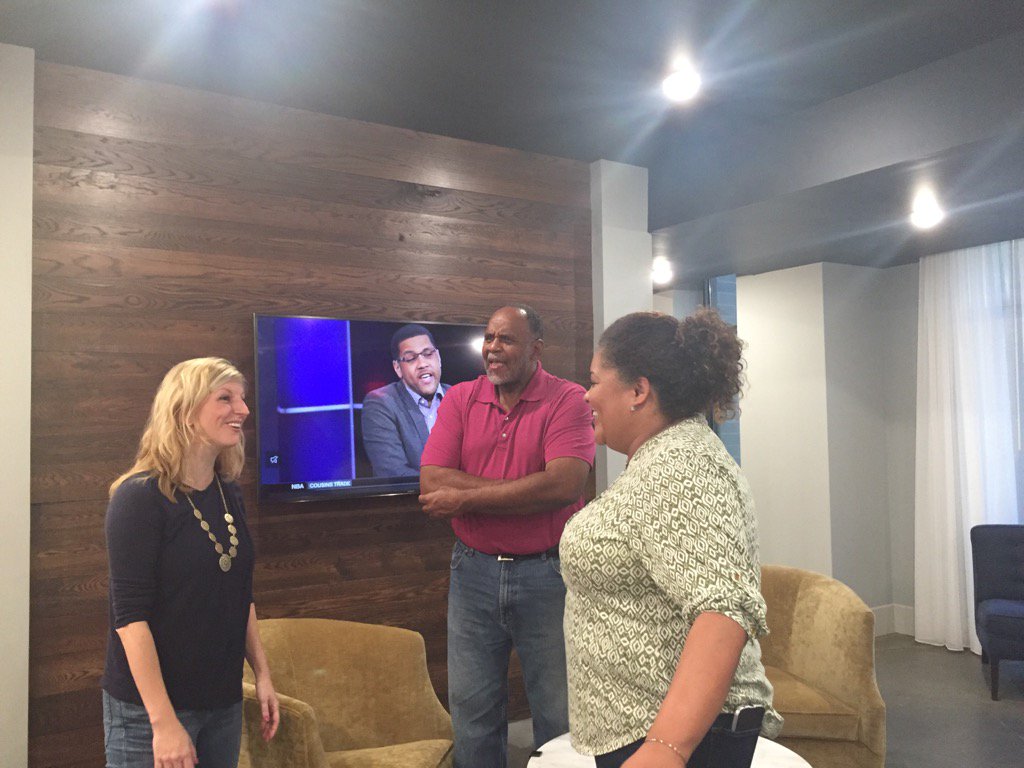 TyespyPhd's tweet photo. Merchant Meeting@5115parkplace sponsored @MontfordParkCLT https://t.co/fhHHCGxQCE