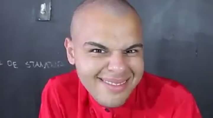 maiconkusterk's tweet image. quando pedem pra vc sorrir na foto