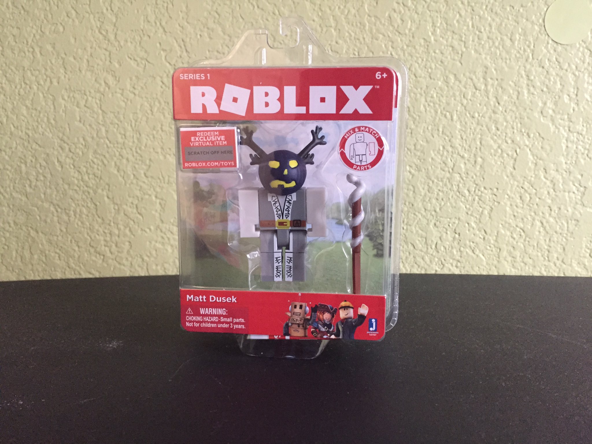 Roblox картинки. шапки в стиле роблокса. Blades of chance roblox. роблокс плюс истории. ножи из мм2 роблокс.