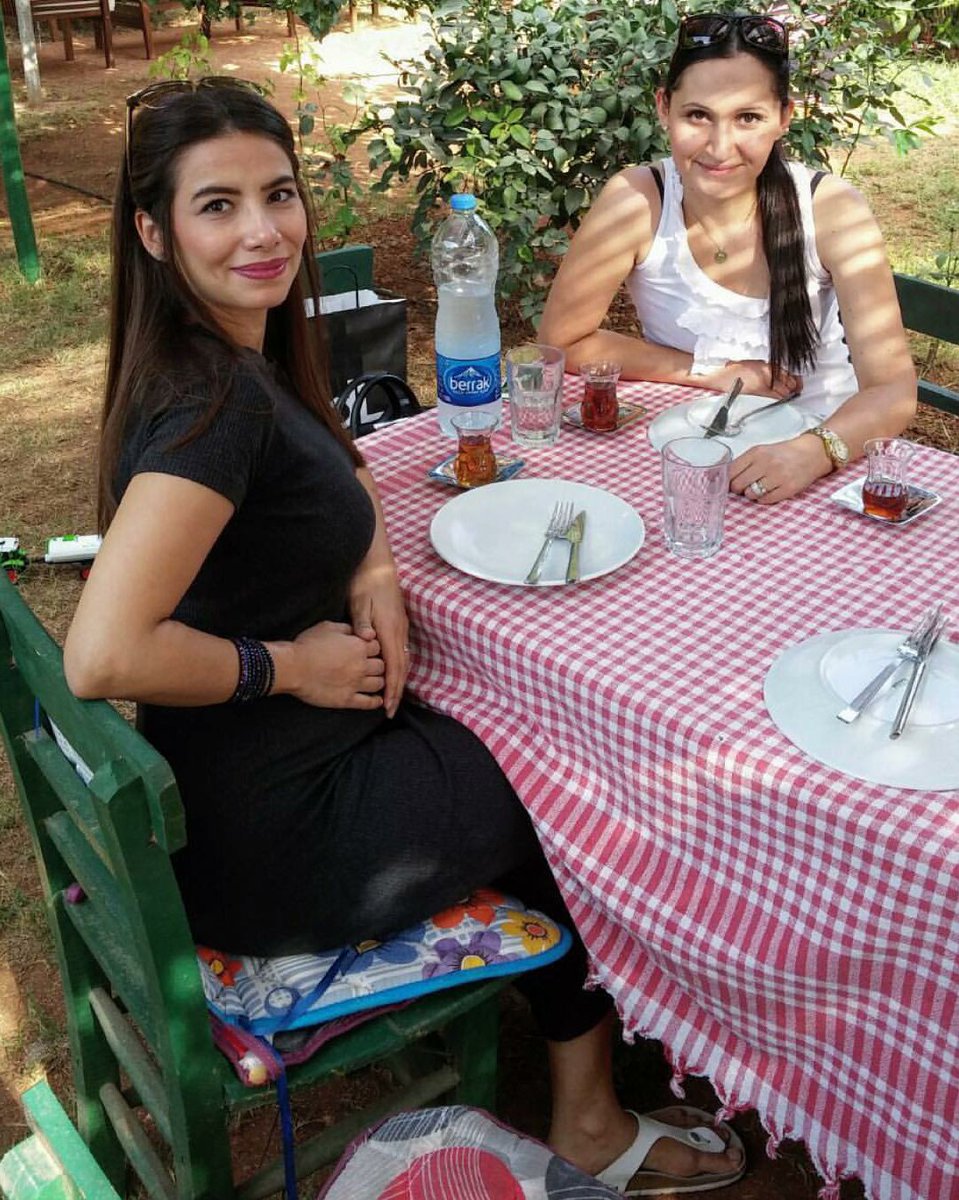 1 Tanesini masadan kaldır götür desem hangisi?