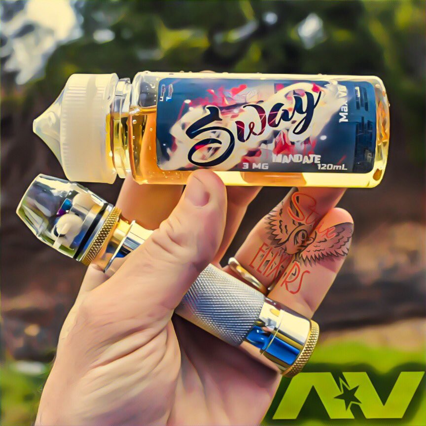 AngelicThanatos's tweet photo. That sway @StrixElixirs 🔪🔪 with the M1P5 @Avidlyfeinc topped with @Trinitytanks #avidlyfeinc #Strix #strixelixir #strixelixirs #Trinityglass https://t.co/E66jlbOGY5