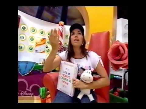 JabesSpeech's tweet photo. La culpable de que sea adicto a los chistes muy malo es @JackieZone siempre amaba su libro en #ZZappingZon 😂😂 https://t.co/613rOL5SSY https://t.co/MFIUfS9J37
