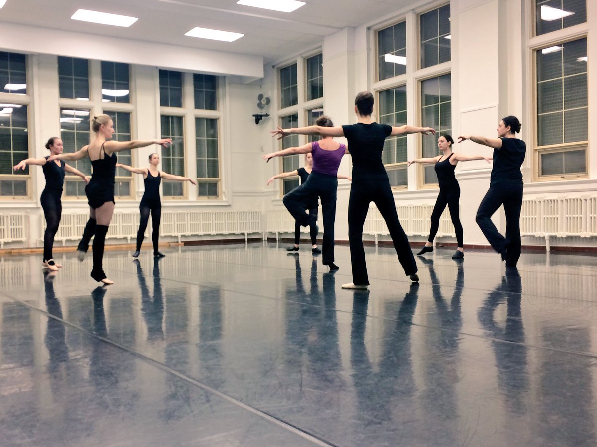 ameliargriffin's tweet photo. An honour to #warmup the @SvitanokOttawa #dancecompany this eve! #dance #Ukrainian #contemporarydance #Ottawa #ottdances #thankyou https://t.co/Ls2hl3DX8D