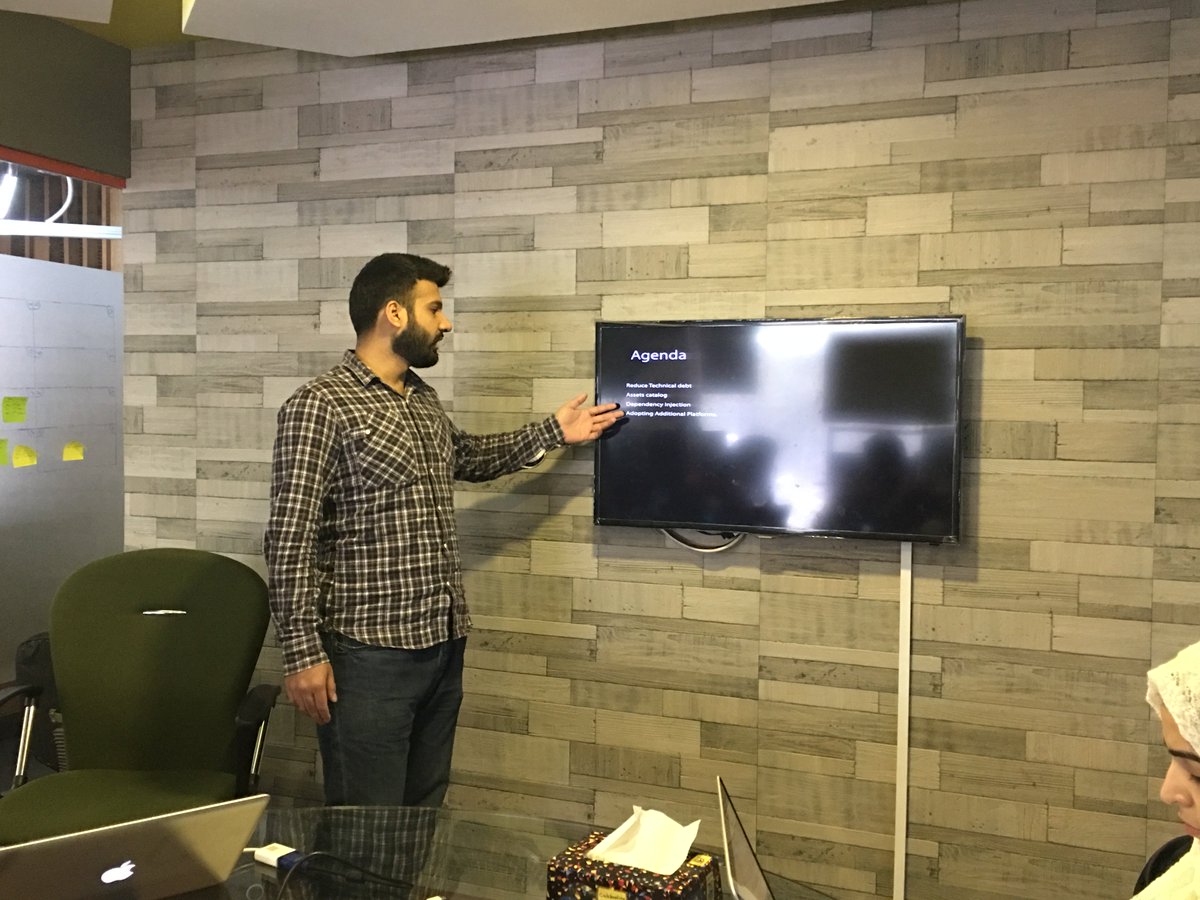 mobileconfiz's tweet image. Happening now in #iOSCommunity: Session by @abuzar_amin  on &quot;Improving Existing Apps With Modern Best Practices&quot;
#Confiz #confiz #iOS