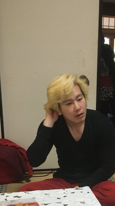 これはクロですねえ 有吉弘行 カズレーザーの 真の姿 を激写 普通にカッコいい ブラックコブラ ねとらぼ